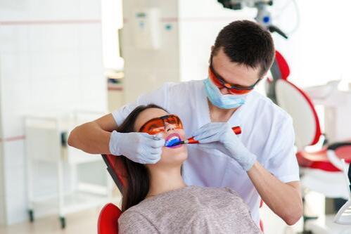 Физиотерапевтическое лечение зубов в стоматологии "Костамед"